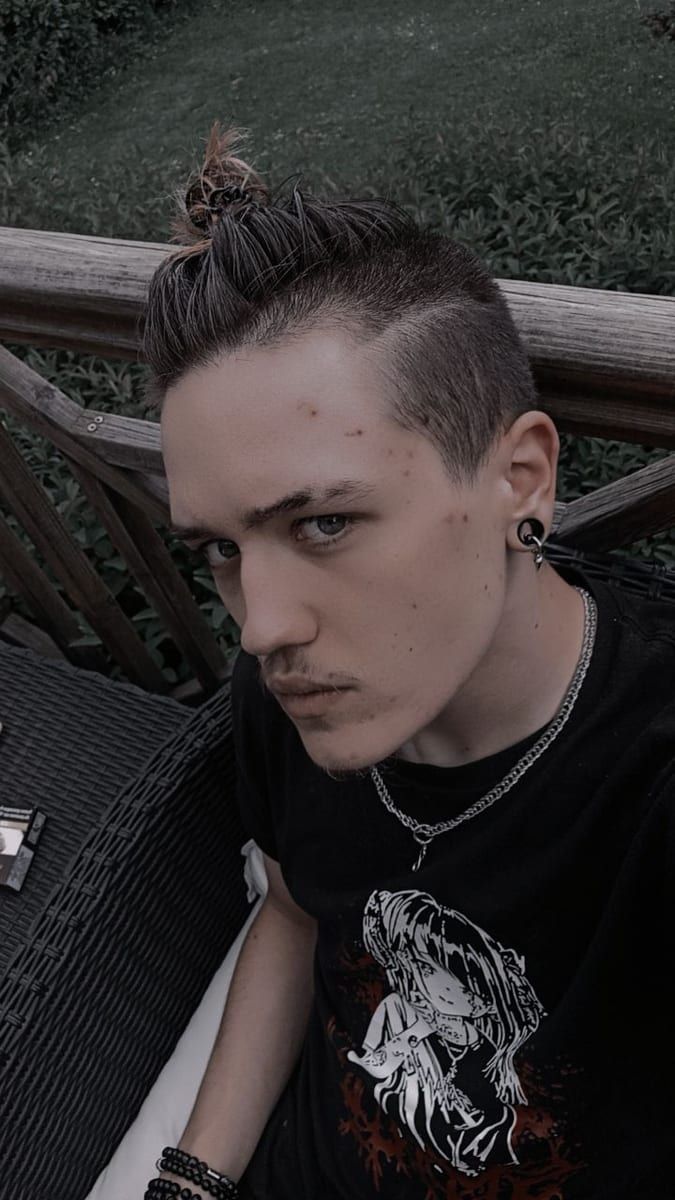 Profil von Waris